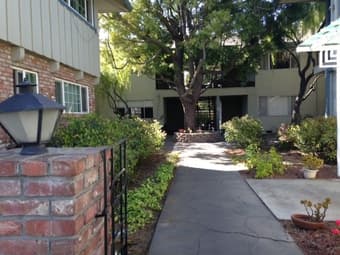 Master bed + private bath (July-Sept), Menlo Park 3
