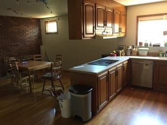 Summer Sublet - 5 bedroom house (Mountain View) 3