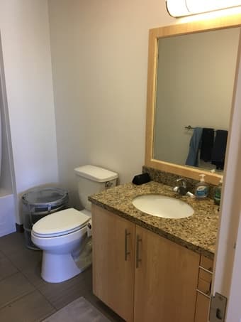 Sublet room with ensuite bathroom in a two-bedroom flat in Kennedy 3