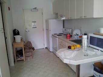 Studio on campus (EV Studio 3) for rent, June 27 - July 9 (negotiable) 3