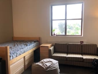 Couples Premium Studio (on-campus) 6/16/2018~8/20/2018(negotiable) 2