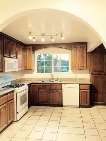 Room for rent on Verbena Dr 3