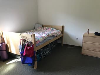 EV Kennedy 2B2B Sublet (One room) / 斯坦福校内宿舍出租（两室一厅独立卫生间） 1
