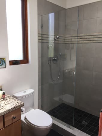 Furnished room, Bath and mini-kitchen in house 3