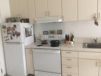 EV STUDIO SUBLET AVAILABLE JUNE-SEPTEMBER 3
