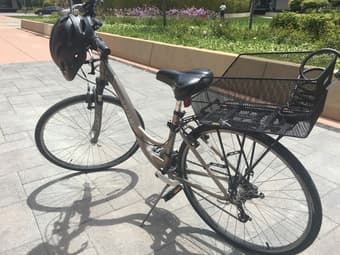 Bike with basket, lock, bike lights, helmet 1