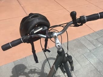 Bike with basket, lock, bike lights, helmet 2