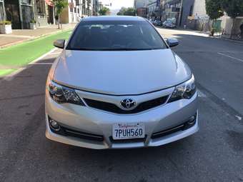 Selling 2014 Toyota Camry in excellent condition 1