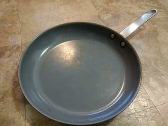 Skillet, soup pot & cheese grater 3