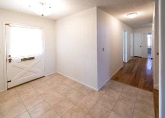 Your own private bedroom in an amazing house - come meet us! 2