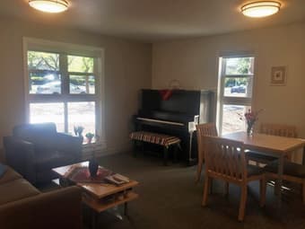 On-campus summer sublet for female Stanford affiliate 3