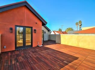 Summer Sublet 5BD/4BR, BRAND NEW house on Stanford Ave 2