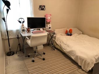 Bedroom available near downtown MV! 3