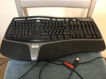 Ergonomic keyboard, wireless keyboard+mouse, 21.6” Monitor, airfilter 1