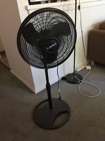 Lasko standing fan 1