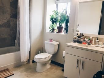 Furnished Sublet in a Munger qua (Female Stanford Affiliates) - $1,350 3