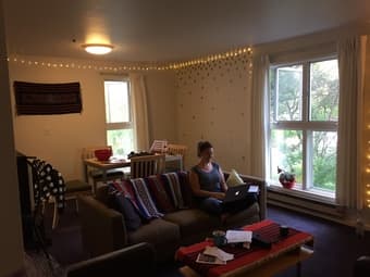 1-2 rooms in beautiful Rains 4bdr - female - June8-Sep23 2