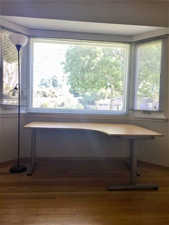 Spacious Desk for Sale! 3