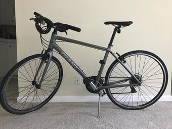 Giant Escape Bicycle + Free Locker - $250 (palo alto) 1