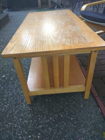 Excellent condition coffee table 3