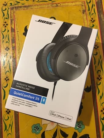 Bose QC25 Noise Canceling Headphones 1