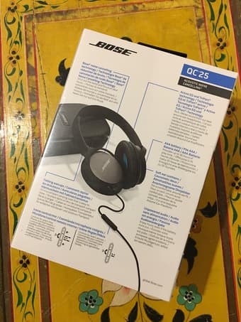 Bose QC25 Noise Canceling Headphones 2