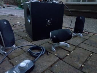 Logitech THX Z-5300 *SPEAKER SYSTEM* 2