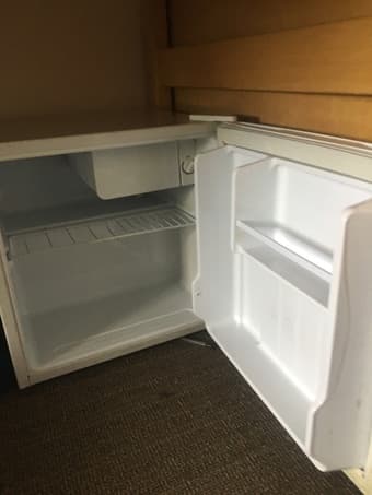 Minifridge clean, white, has freezer compartment -> 60 OBO, negotiable 2