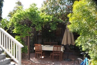 Charming 1bd house with gorgeous garden! Palo Alto. Mid June - Mid Sep 2