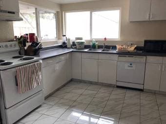 Room available in Palo Alto home! 1