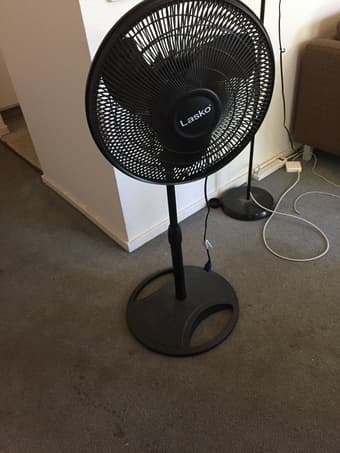 Lasko fan almost new 1