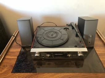 Turntable (Record Player) 1