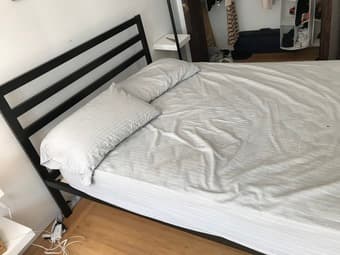 Almost new Zinus full size metal bedframe and spring mattress 3