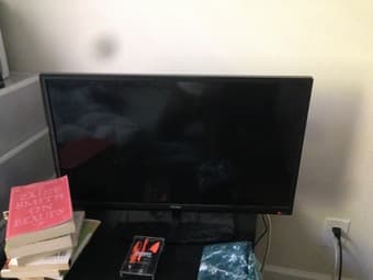31" flatscreen HDTV 1