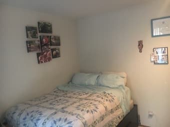 Private room for rent in centrally located townhouse 1