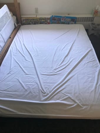 Queen mattress & mattress base 1