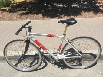 Lightweight Specialized bike with wire and U-lock 1