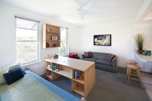 Studio in EV for singles or couples available for next week 1