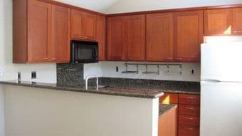 2br/2ba-safe & quite Apt available after Aug 28th (>1y lease required) 2