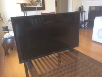 Moving out sale - TV, outdoor table/chairs, sandwich grill, small lamp 1