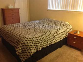 Nice room for rent in well kept complex in Menlo Park 1