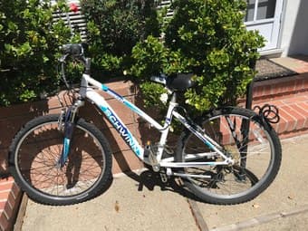 $60 Schwinn bike + lock for petite people 1