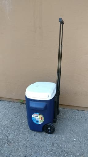 Coleman 16 quart roller cooler 1