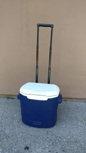 Coleman 16 quart roller cooler 2