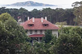 San Francisco: Officer's house in the Presidio with "cool" people 1