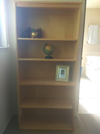 5/6 Book shelf, desk, each item 12$ 1