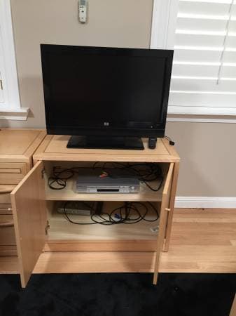 Solid wood Scandinavian Designs TV cabinet, like-new 3