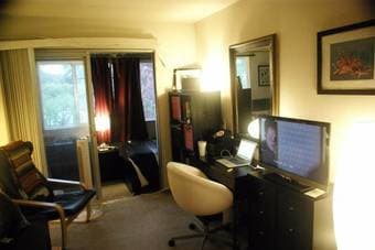 Large bedroom available for rent in Menlo Park! 1