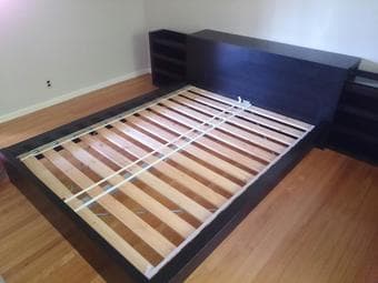 Great condition queensize bed, black-brown 1