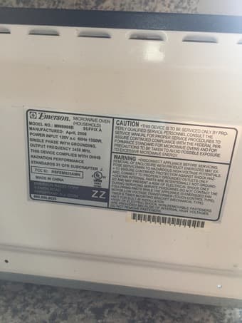 Emerson MW8998B Microwave Oven, Good Working Condition 3